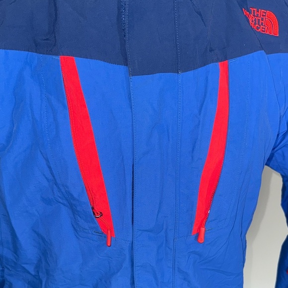 The North Face Edmonton Oilers Stitch On Blue and Red Performance Jacket - Picture 7 of 9